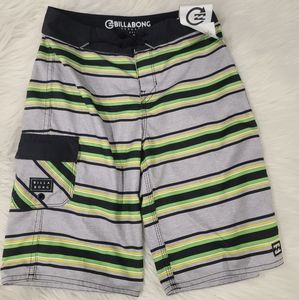 Billabong Boardshorts sz 23  nwt